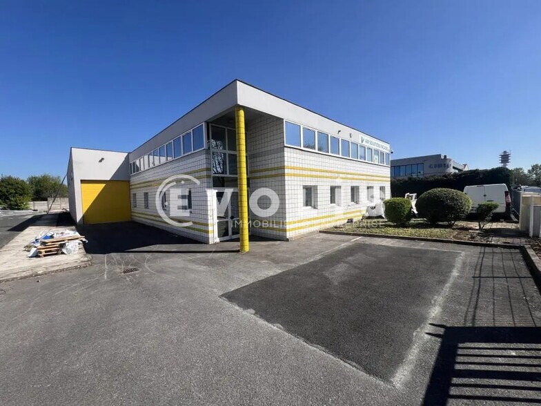 Flex in Champigny-sur-Marne for lease - Building Photo - Image 1 of 15