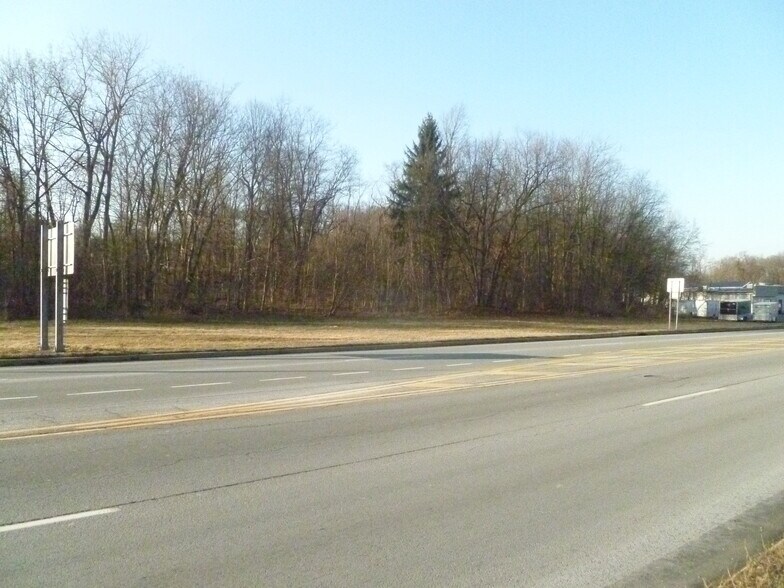 817 Union Ave, New Windsor Township, NY for sale - Building Photo - Image 3 of 5