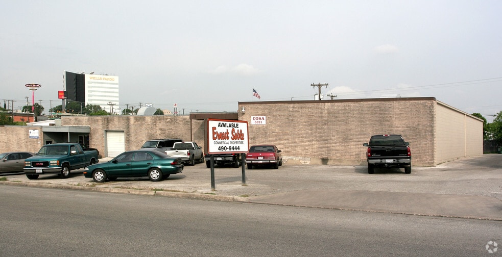 5315-5321 Jackwood Dr, San Antonio, TX for lease - Building Photo - Image 2 of 3