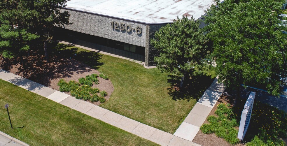 1250 Kirts Blvd, Troy, MI for lease - Building Photo - Image 3 of 3