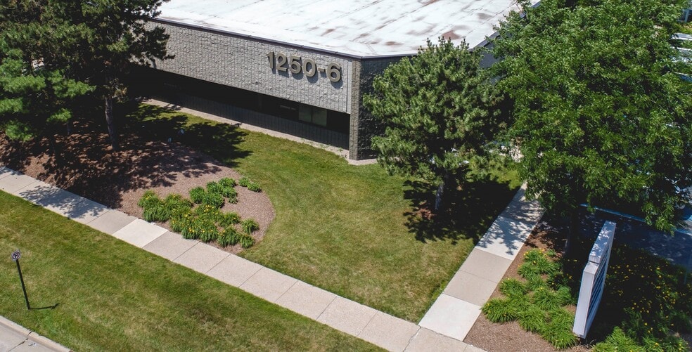 1282 Kirts Blvd, Troy, MI for lease - Building Photo - Image 3 of 10