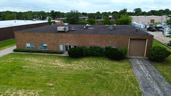 115 E University Dr, Arlington Heights IL - Warehouse