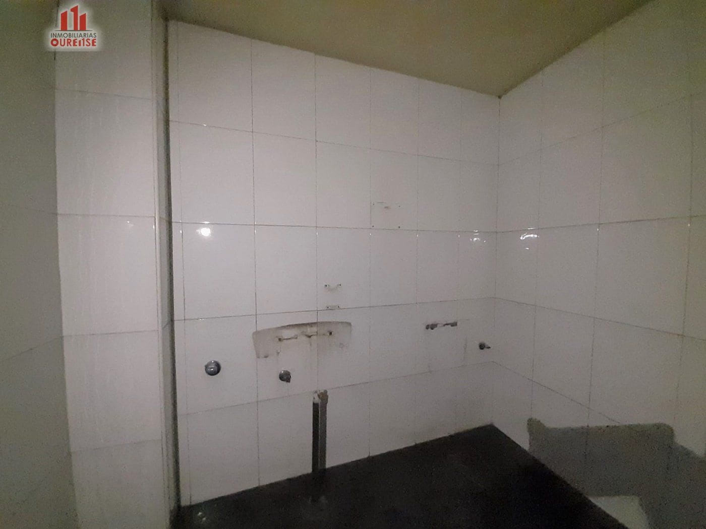 Retail in Ourense, Orense for lease Building Photo- Image 1 of 4