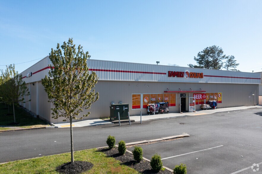 30 The Grn, Shirley, NY for sale - Building Photo - Image 2 of 6