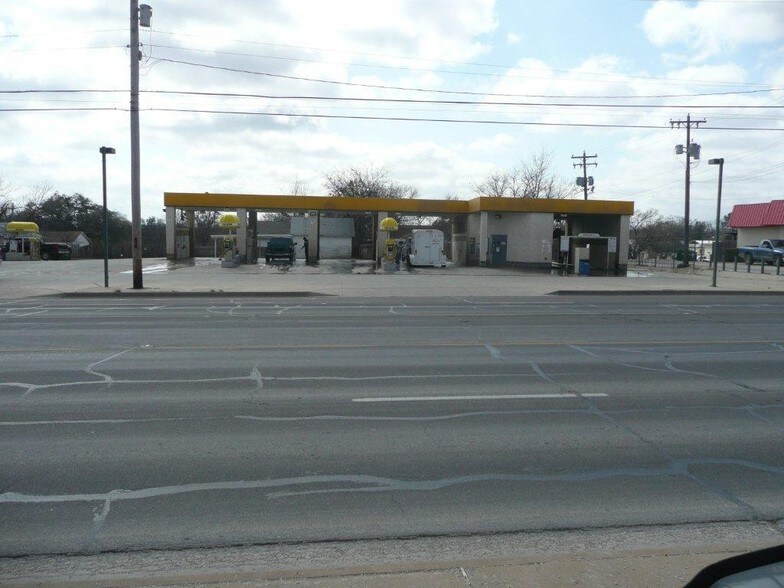 1610 E Main St, Gatesville, TX for sale - Primary Photo - Image 1 of 1