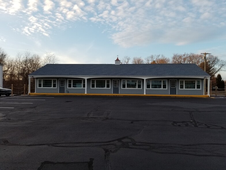 813 Boston Post Rd, Old Saybrook, CT for sale - Building Photo - Image 1 of 1