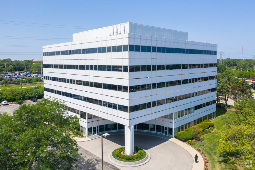 40 Skokie Blvd, Northbrook, IL for sale - Building Photo - Image 1 of 1