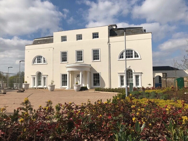 Wren Av, Uxbridge for lease - Building Photo - Image 3 of 27