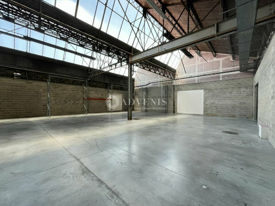 Flex in Saint-Denis for lease Building Photo- Image 1 of 13