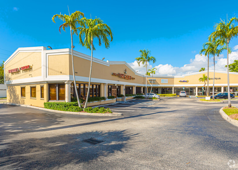 2250 NE 163rd St, North Miami Beach, FL for lease - Building Photo - Image 2 of 7