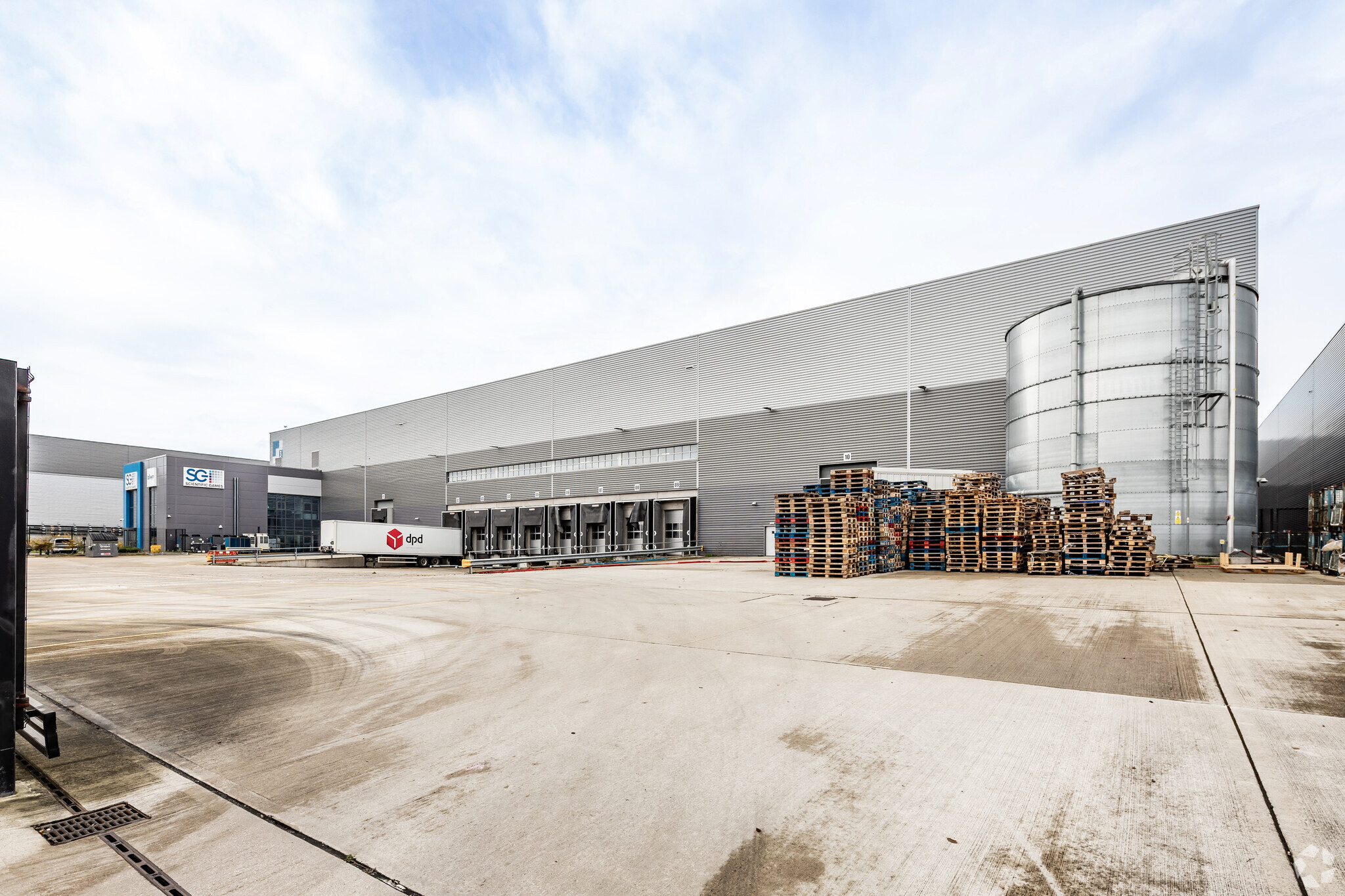 Omega Blvd, Warrington for sale Primary Photo- Image 1 of 1