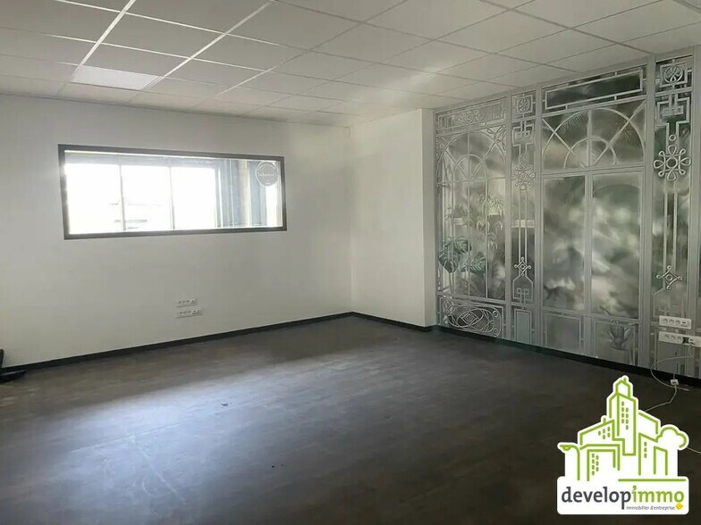 Flex in Cormelles-le-Royal for sale - Interior Photo - Image 3 of 7