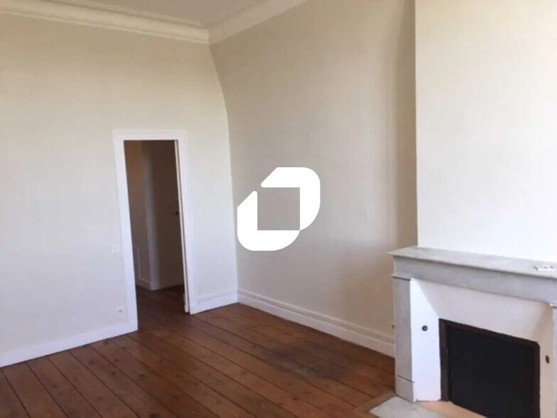 Office in Bordeaux for sale - Interior Photo - Image 1 of 9