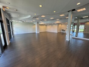 4900 S University Dr, Davie, FL for lease Interior Photo- Image 1 of 8