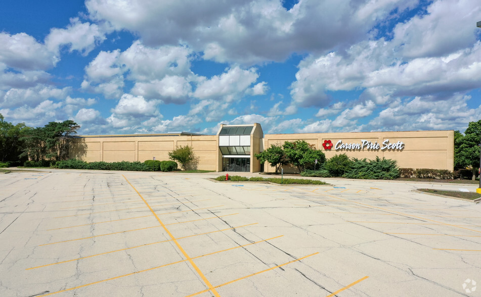 4 Stratford Square Mall, Bloomingdale, IL for sale - Building Photo - Image 1 of 1