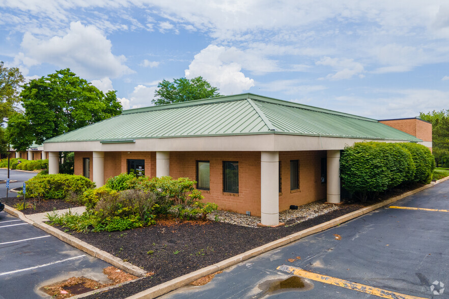 479 Thomas Jones Way, Exton, PA for lease - Building Photo - Image 3 of 10