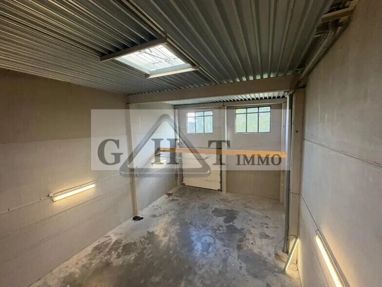 Industrial in Bailly-Romainvilliers for sale - Interior Photo - Image 1 of 8