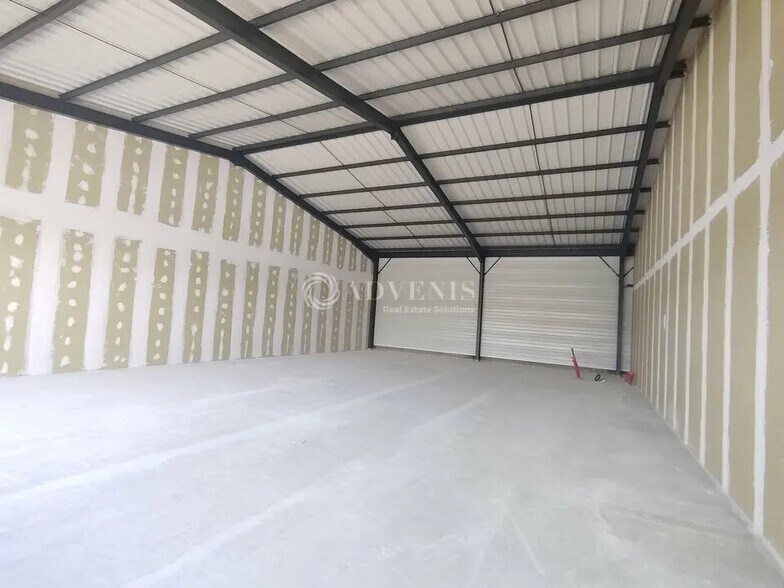 Retail in Grabels for lease - Interior Photo - Image 2 of 5