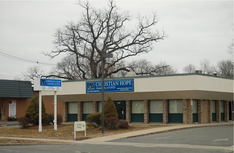 1930 Wilbraham Rd, Springfield, MA 01129