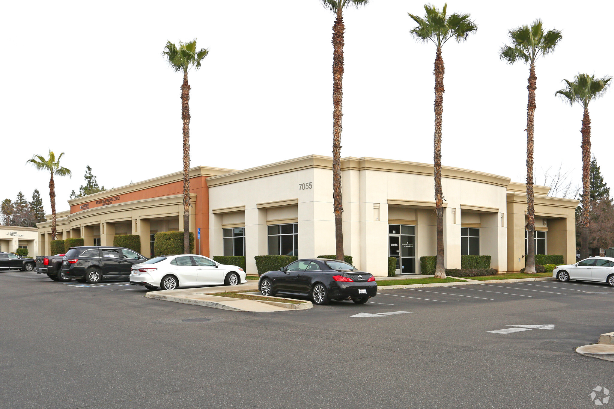 7055 N Chestnut Ave, Fresno, CA for sale Primary Photo- Image 1 of 1