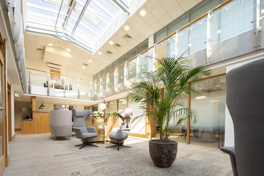 1 Selby Rd, Leeds for lease - Interior Photo - Image 3 of 9