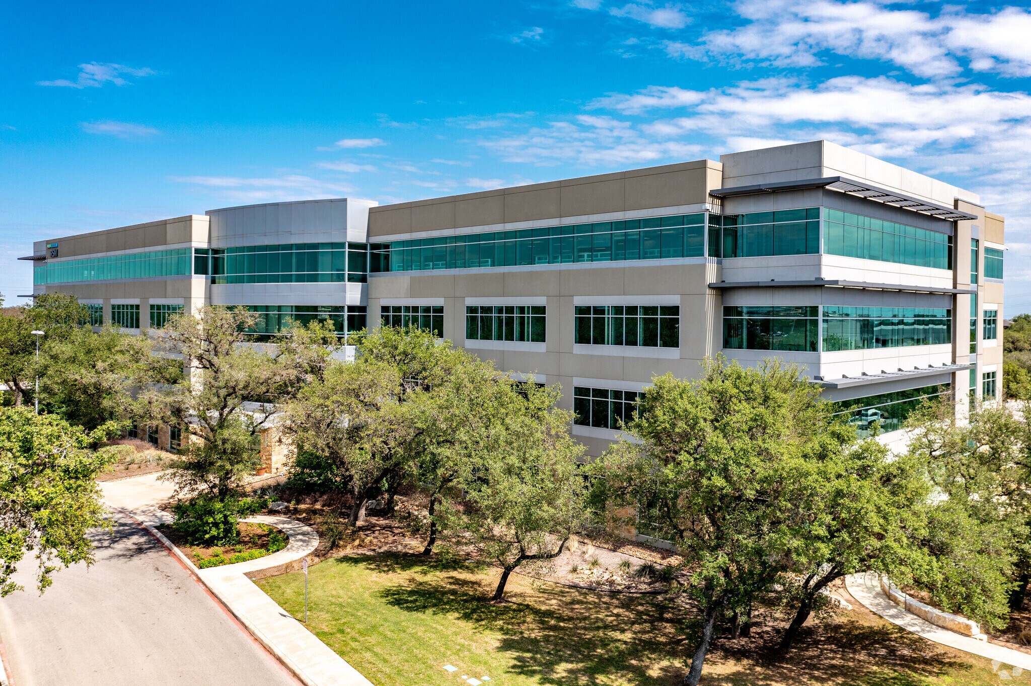 19026 Ridgewood Pky, San Antonio, TX for lease Primary Photo- Image 1 of 17