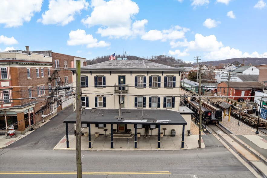 120 E Philadelphia Ave, Boyertown, PA for sale - Building Photo - Image 1 of 44