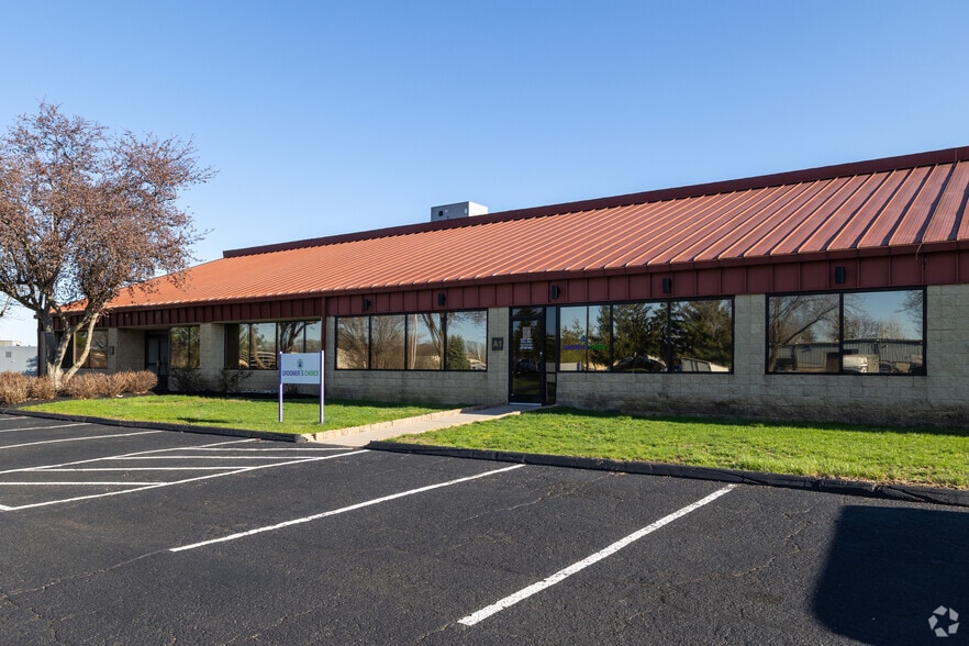 2800 Black Lake Pl, Philadelphia, PA for lease - Building Photo - Image 3 of 8