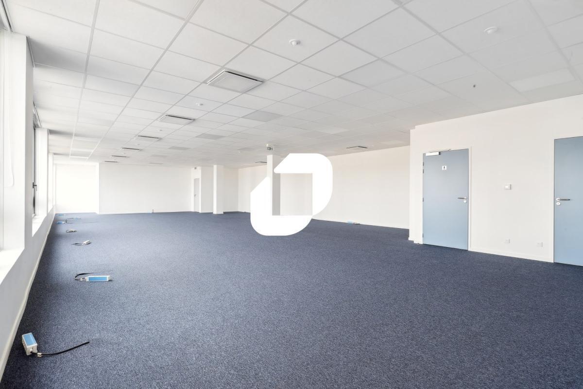 Office in Chessy for lease Interior Photo- Image 1 of 6