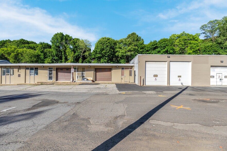 38 Commerce St, Derby, CT for lease - Building Photo - Image 1 of 27