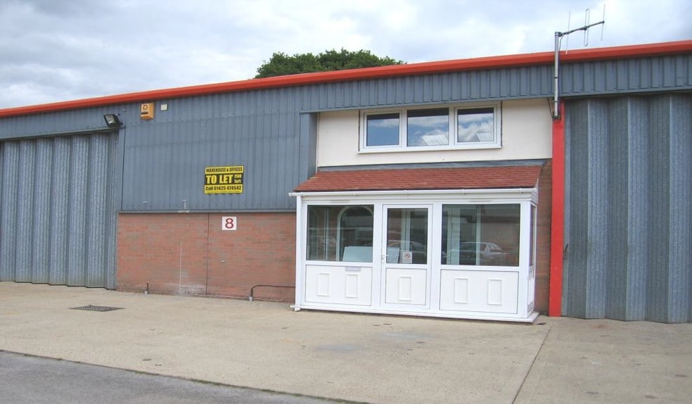 Ringwood Rd, Three Legged Cross for sale - Primary Photo - Image 1 of 1