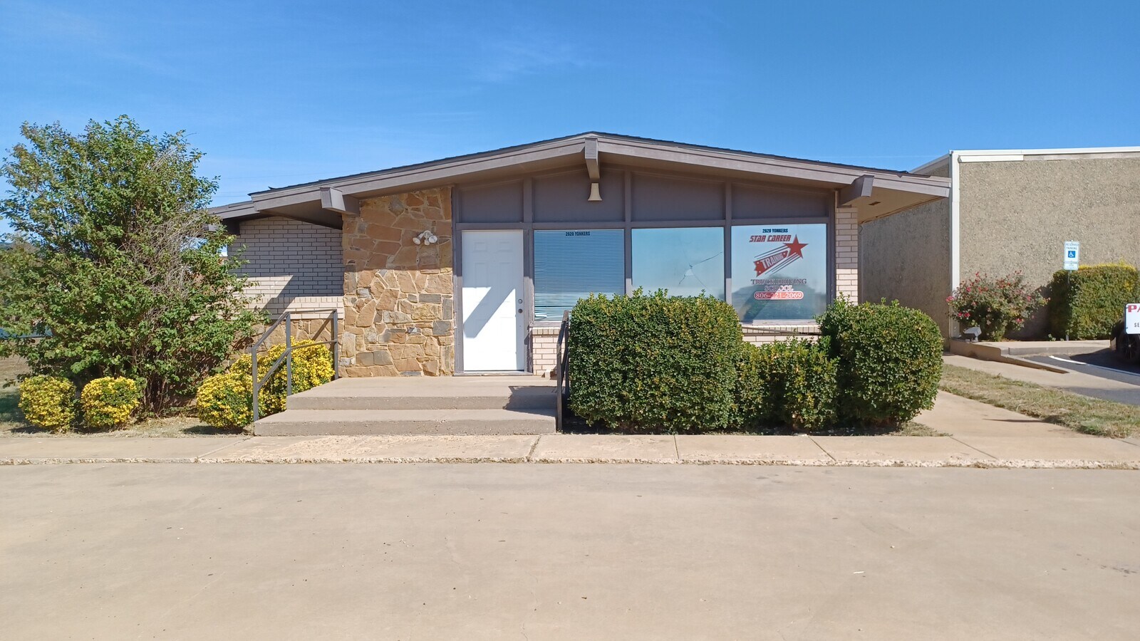 2620 Yonkers St, Plainview, TX 79072 Office for Sale