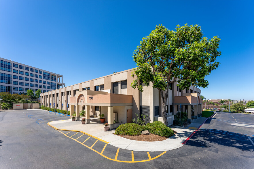 5565 Grossmont Center Dr, La Mesa, CA for lease - Building Photo - Image 3 of 13