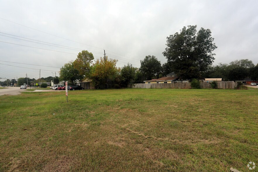 800 Wilson Rd, Humble, TX for sale - Primary Photo - Image 1 of 1