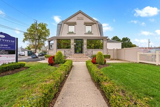 6939 Amboy Rd, Staten Island, NY for lease Building Photo- Image 1 of 20