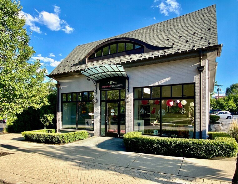 133 E Cook Ave Libertyville Il 60048 Retail For Sale Loopnet Com