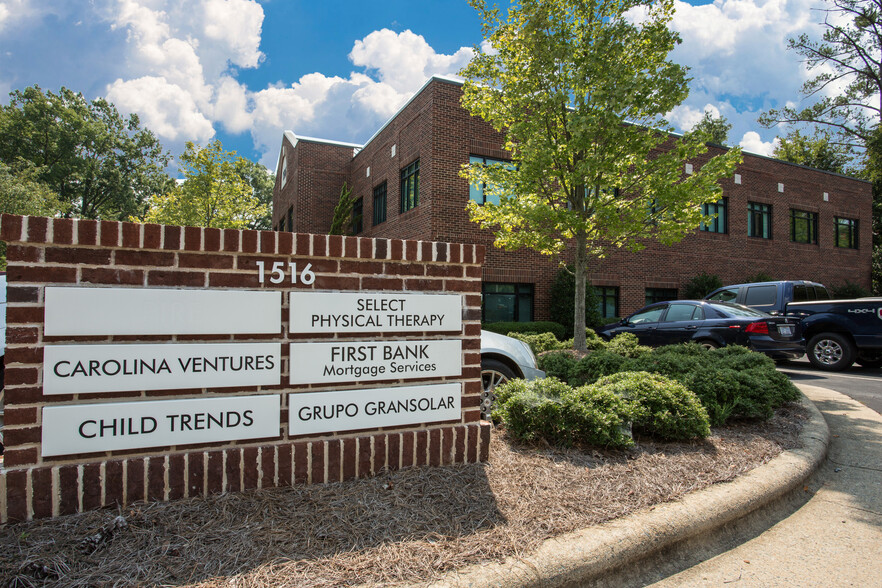 1516 E Franklin St, Chapel Hill, NC for lease - Building Photo - Image 3 of 7