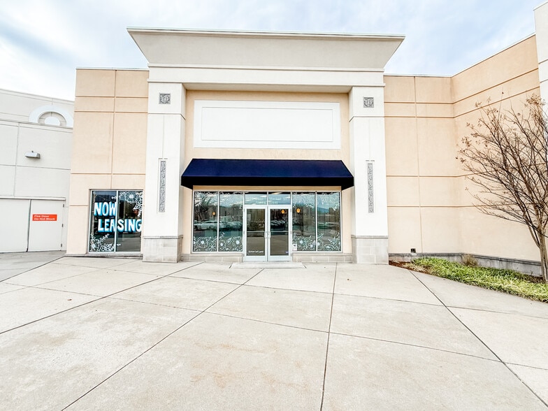 1925 E Market St, Harrisonburg, VA for lease - Building Photo - Image 1 of 3