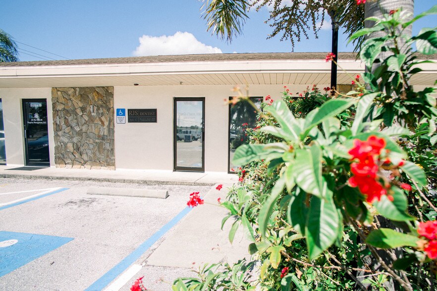 6404 Manatee Ave W, Bradenton, FL 34209 | LoopNet