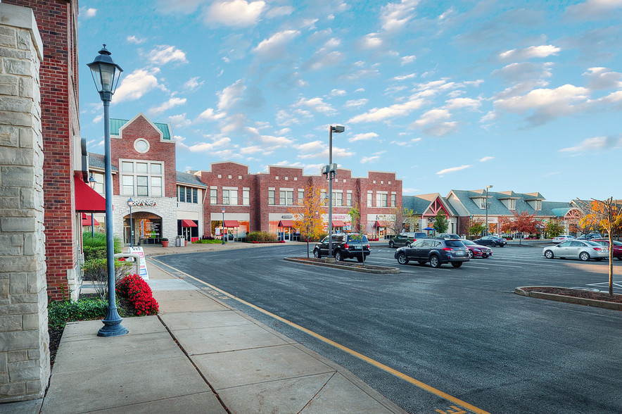 101-140 Chesterfield Towne Ctr, Chesterfield, MO for lease - Building Photo - Image 3 of 4