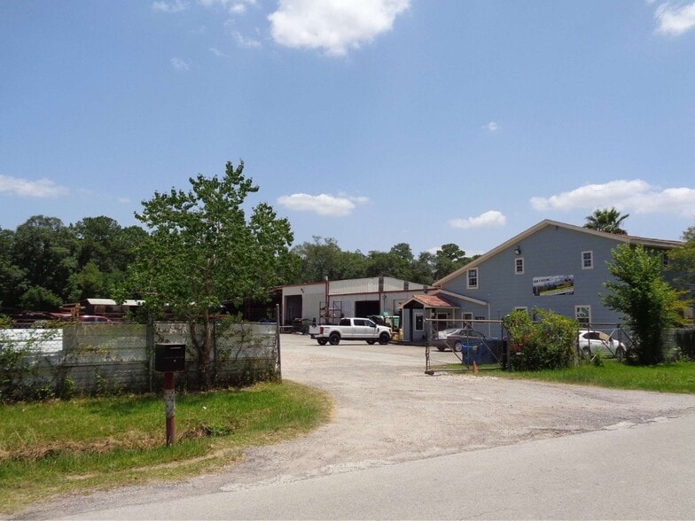 16911 Pickering Rd, Conroe, TX for sale - Primary Photo - Image 1 of 24