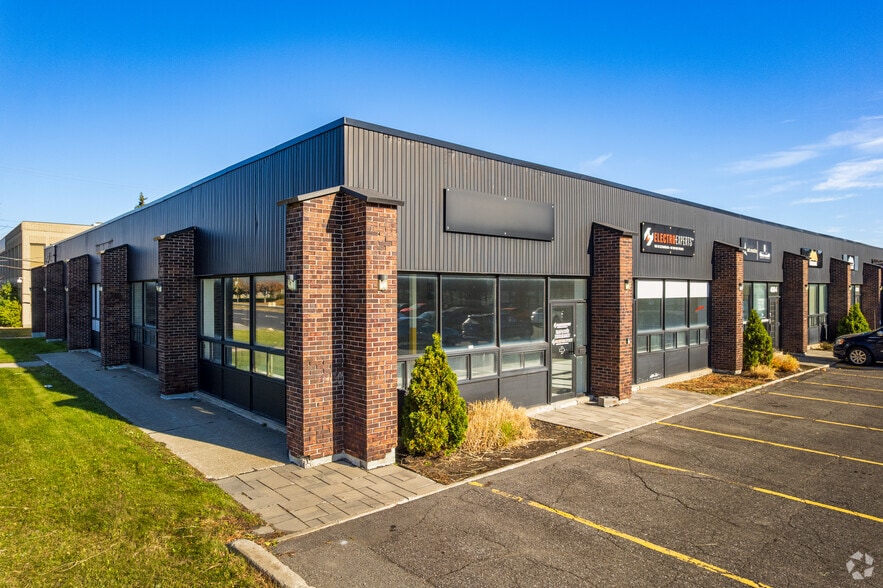 4000-4036 Boul De La Côte-Vertu, Montréal, QC for lease - Building Photo - Image 3 of 8