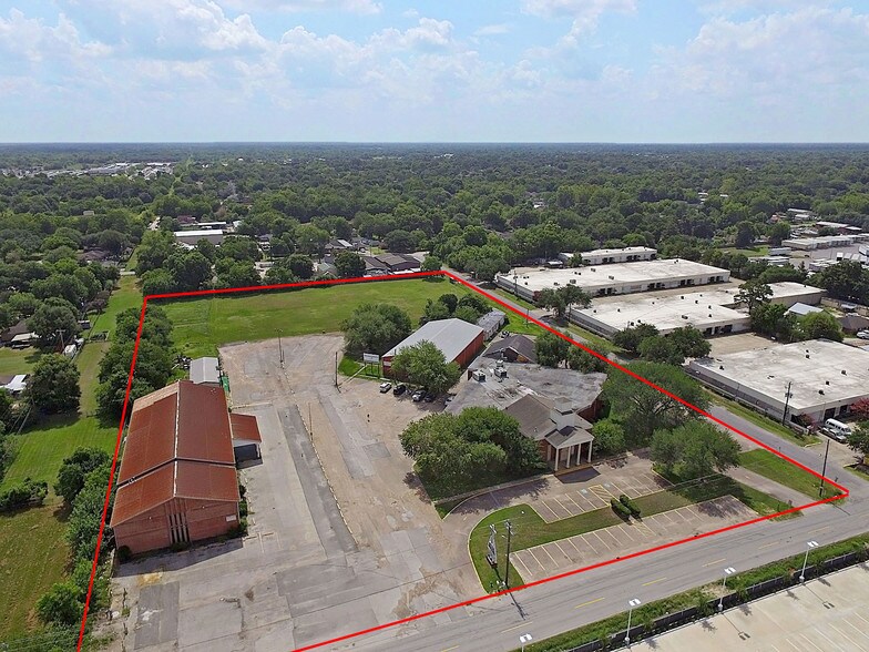 8600 Sweetwater Ln, Houston, TX 77037