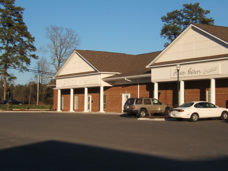 7446 Shallowford Rd, Chattanooga, TN 37421