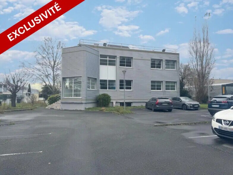 10-12 Rue Marcel Paul, Bezons for lease - Building Photo - Image 1 of 10