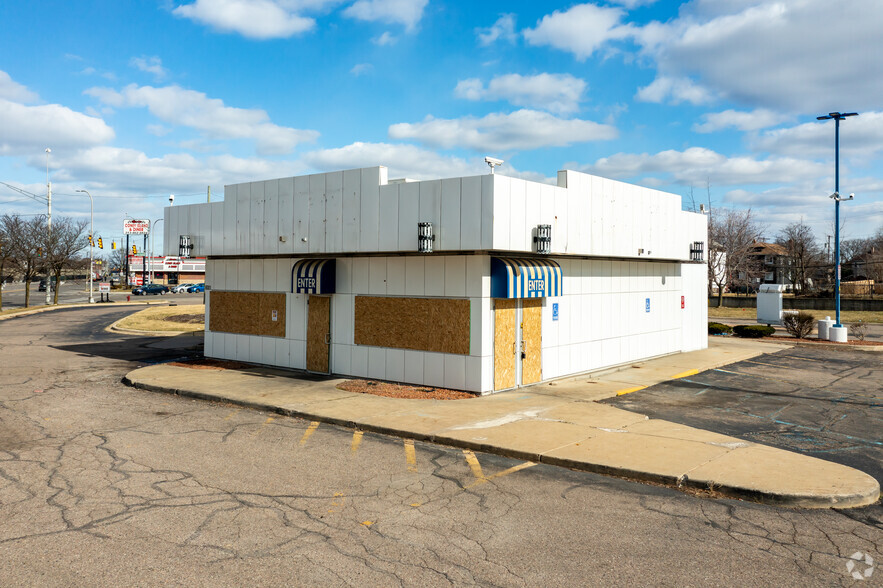 6301 W Warren Ave, Detroit, MI for sale - Building Photo - Image 1 of 1