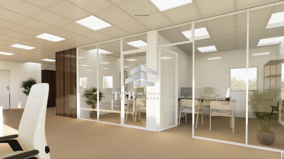 Office in Haute-Goulaine for lease - Interior Photo - Image 2 of 9