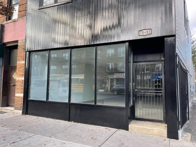 7111 Grand Ave, Maspeth, NY for lease - Building Photo - Image 2 of 16
