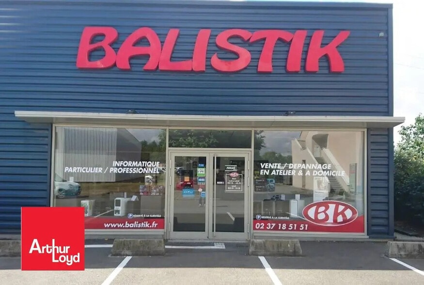 Retail in Barjouville for lease - Building Photo - Image 3 of 3