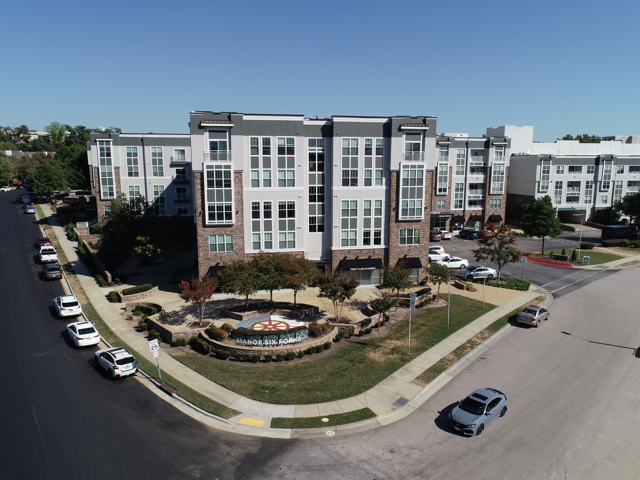 900 E Six Forks Rd, Raleigh, NC 27604 Infinity Six Forks